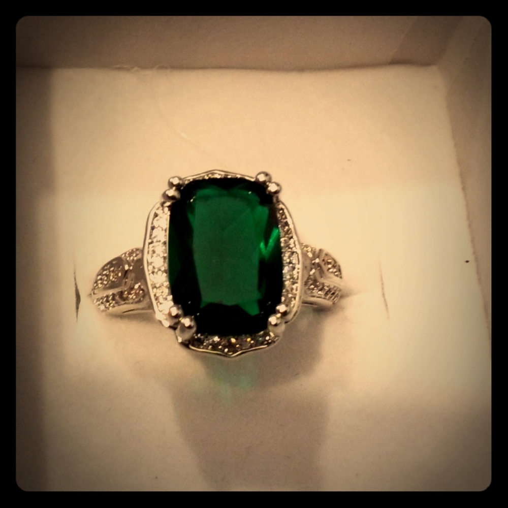 Emerald ring